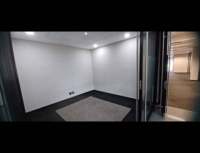 403M² OFFICE TO LET IN SANDHURST